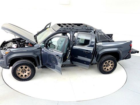 Certified 2025 Toyota Tacoma 4x4 Double Cab Hybrid image 22