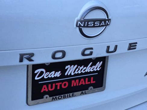Used 2024 Nissan Rogue S image 30