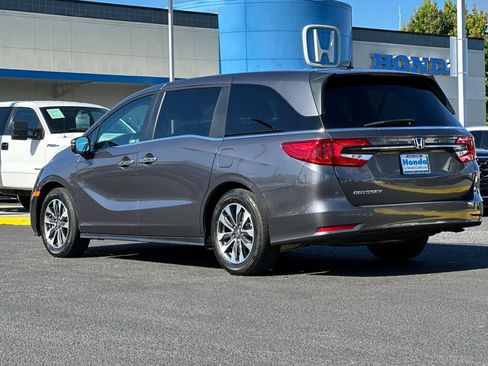 Used 2024 Honda Odyssey EX-L image 3