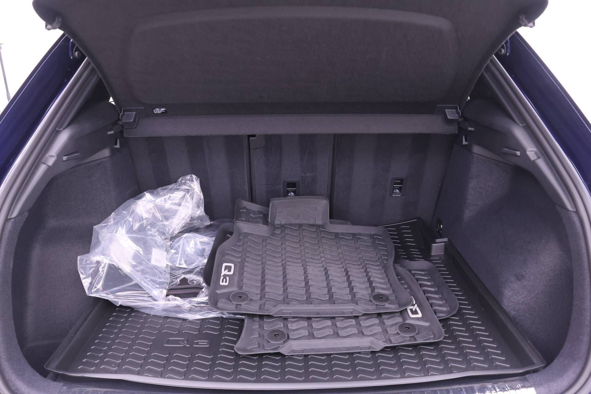 Certified 2025 Audi Q3 2.0T Premium Plus w/ Premium Plus Package AWD/4WD image 18