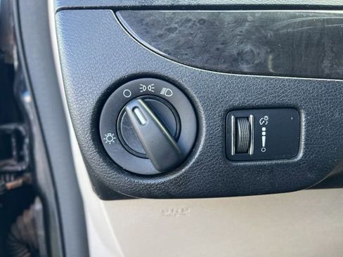 Used 2013 Dodge Grand Caravan SXT w/ Rear Park Assist Pkg image 10