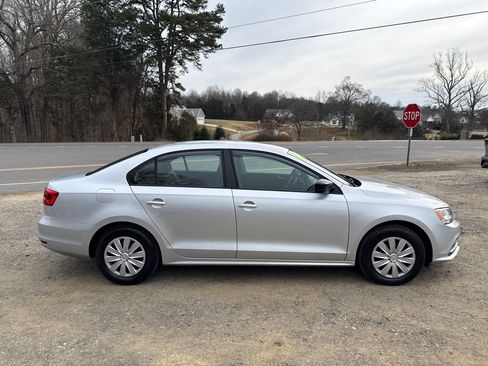 Used 2015 Volkswagen Jetta S image 5