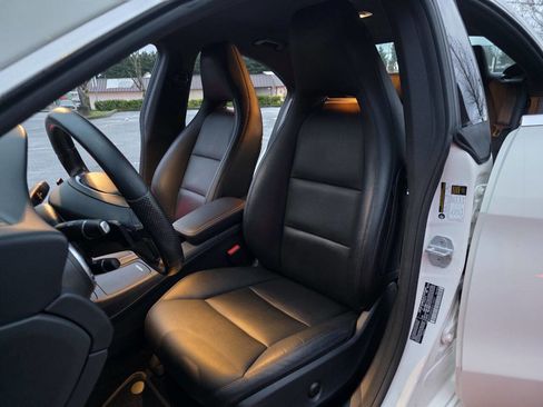 Used 2014 Mercedes-Benz CLA 250 image 21