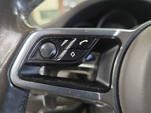 Used 2015 Porsche Macan S image 20