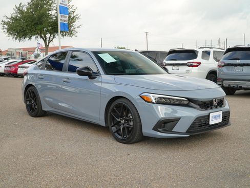 Used 2024 Honda Civic Sport image 3