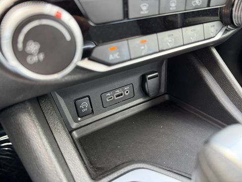 Used 2024 Nissan Sentra SV FWD image 20