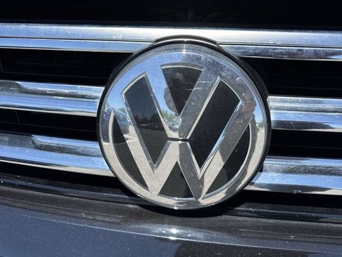 Used 2021 Volkswagen Tiguan SE AWD/4WD image 31