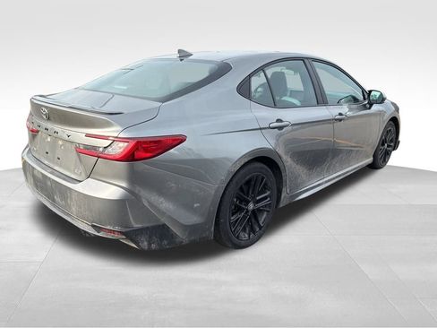 Used 2025 Toyota Camry SE image 5