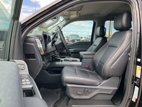 New 2025 Ford F250 Lariat w/ Black Appearance Package image 18