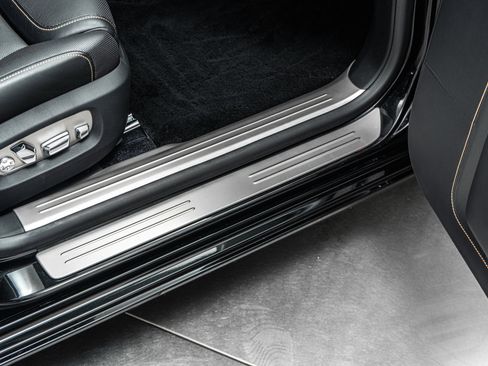 Used 2017 Rolls-Royce Ghost Extended Wheelbase image 38