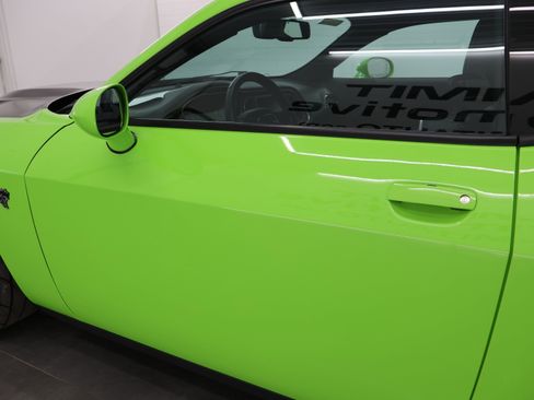 Used 2015 Dodge Challenger SRT Hellcat image 31