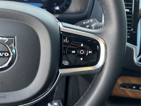 Used 2024 Volvo XC90 B6 Plus image 12