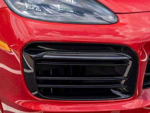 Used 2021 Porsche Cayenne GTS AWD/4WD image 10