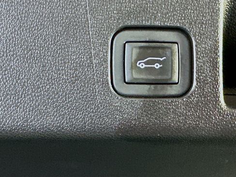 Used 2025 Chevrolet Equinox EV LT image 29