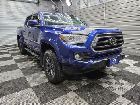 Used 2022 Toyota Tacoma SR5 AWD/4WD image 4