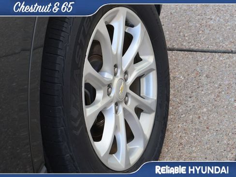 Used 2019 Chevrolet Equinox LT w/ Driver Convenience Package FWD image 39