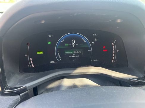 Used 2025 Toyota Camry LE w/ Convenience Package FWD image 10