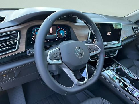 New 2026 Volkswagen Atlas SE image 14