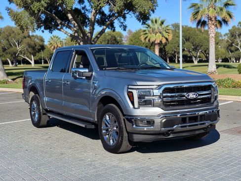 Used 2025 Ford F150 Lariat w/ Equipment Group 501A Mid image 4