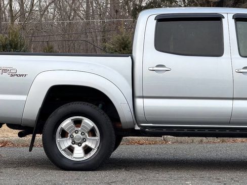Used 2005 Toyota Tacoma V6 4dr Double Cab 4WD SB image 28