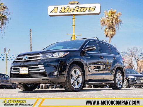 Used 2019 Toyota Highlander Limited image 1