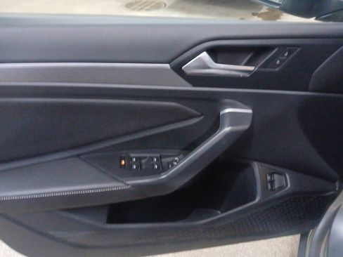 Used 2024 Volkswagen Jetta SE image 16