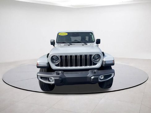 Certified 2025 Jeep Wrangler Unlimited Sahara AWD/4WD image 2