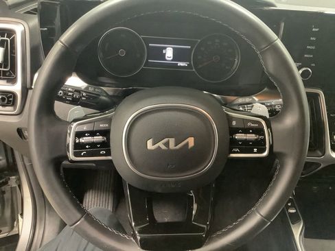 Certified 2023 Kia Sorento EX image 12