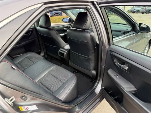 Used 2015 Toyota Camry LE image 16