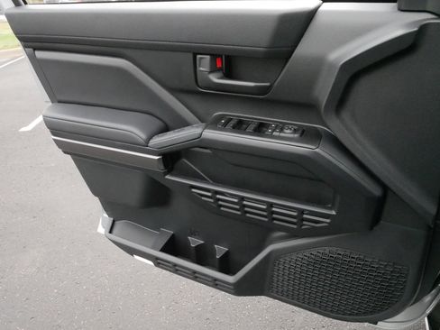 Certified 2025 Toyota 4Runner SR5 image 27