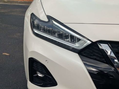 Used 2022 Nissan Maxima Platinum w/ Sport Mat Group FWD image 9
