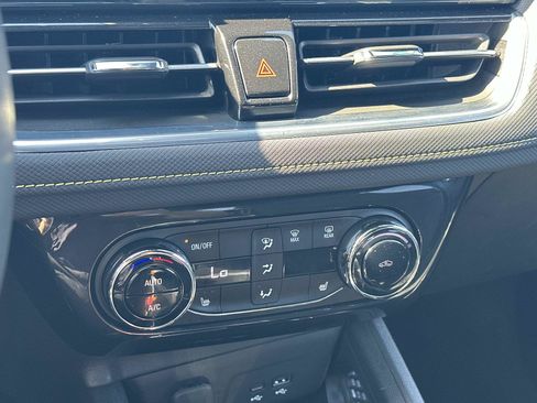 Certified 2025 Chevrolet TrailBlazer ACTIV w/ Convenience Package AWD/4WD image 29