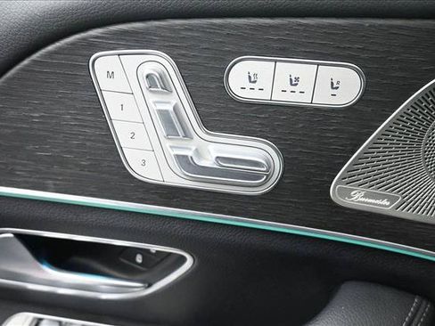 Used 2022 Mercedes-Benz GLS 450 4MATIC image 10