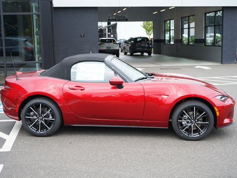 New 2026 MAZDA MX-5 Miata Grand Touring w/ Weather Package RWD image 3
