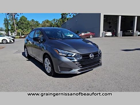Used 2025 Nissan Versa S w/ Trunk Package image 18