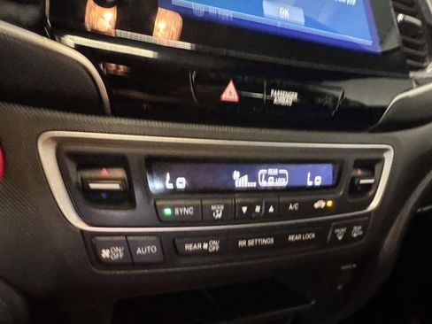 Used 2022 Honda Pilot TrailSport image 25