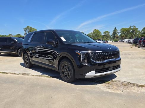 New 2026 Kia Carnival FWD image 2