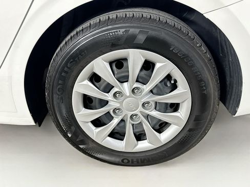 Used 2024 Kia Forte LX FWD image 8