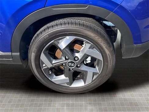 New 2025 Hyundai Venue Limited image 18