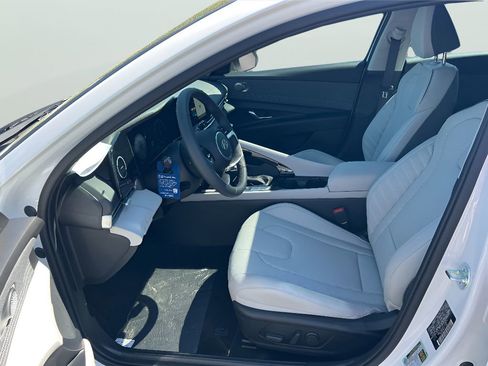 New 2026 Hyundai Elantra Limited FWD image 10