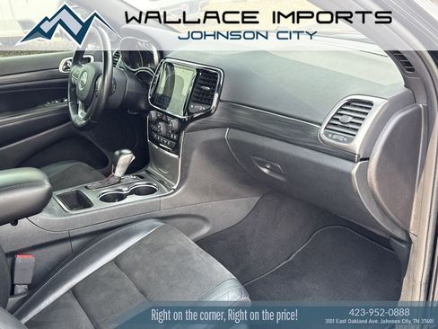 Used 2020 Jeep Grand Cherokee Altitude AWD/4WD image 36