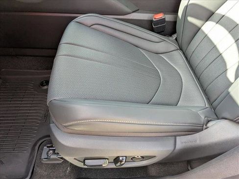 New 2026 Lexus TX 500h AWD image 4