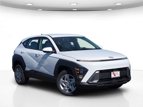 New 2026 Hyundai Kona SE image 8