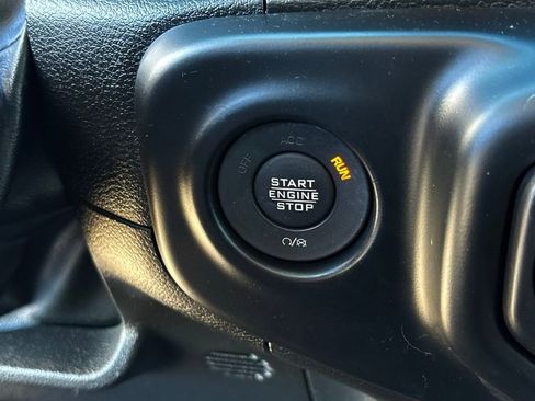 Used 2022 Jeep Wrangler Unlimited Sahara image 20