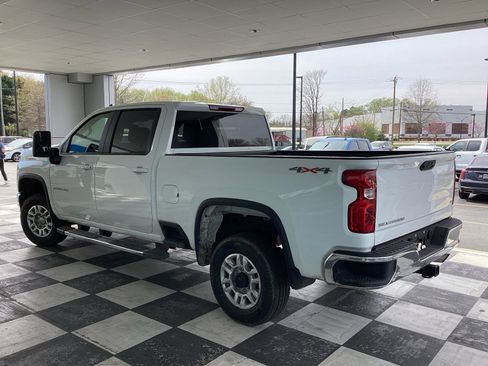 Used 2025 Chevrolet Silverado 2500 LT w/ Convenience Package image 6