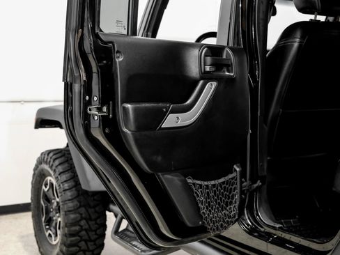 Used 2016 Jeep Wrangler Unlimited Rubicon AWD/4WD image 48