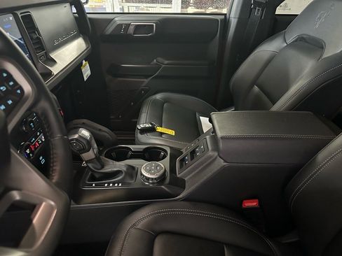 Certified 2025 Ford Bronco Badlands image 19