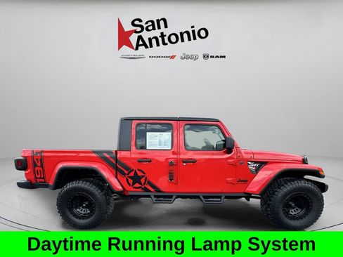 Used 2024 Jeep Gladiator Sport AWD/4WD image 17