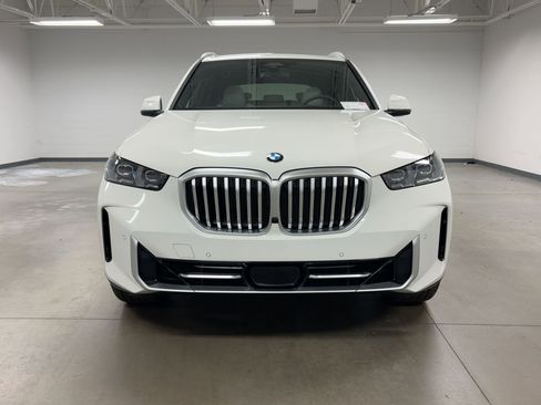 New 2026 BMW X5 sDrive40i w/ Premium Package image 6