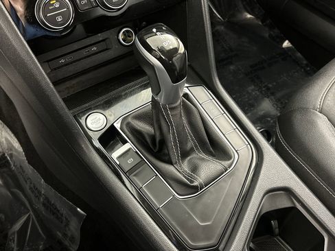 Used 2024 Volkswagen Taos SE image 16